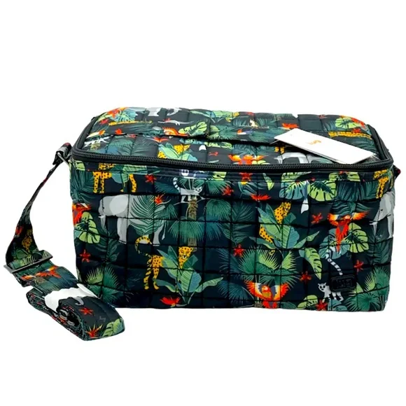 NWT: LUG MUNCHIE CONVERTIBLE LUNCH BAG- WILD LIFE BLACK
NO LONGER AVAILABLE - Picture 2 of 4